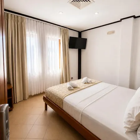 Eurofly Kastrati Empire Hotell